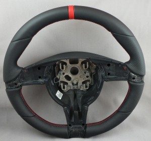 Porsche nappa liso y microperforado, hilo rojo y aro